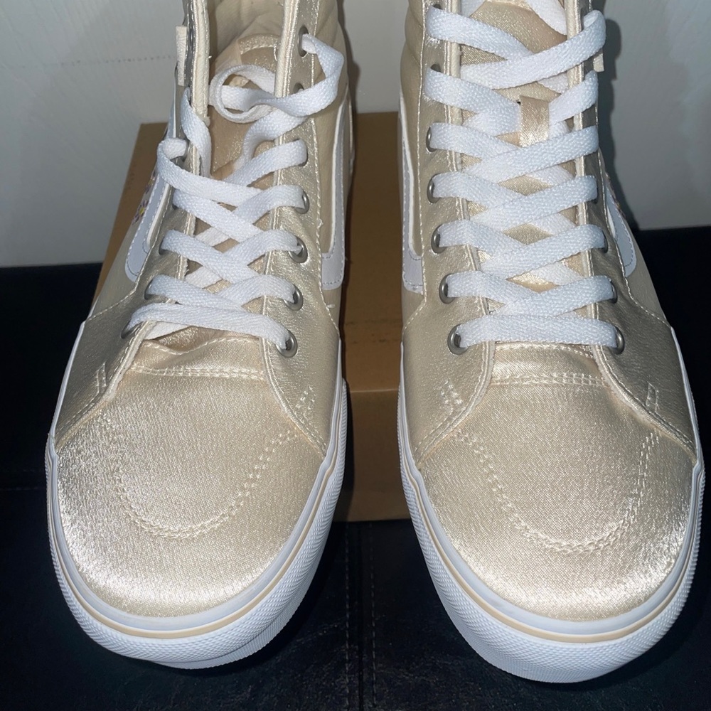 Size 11 VANS Women's SK8 Filmore Hi Satin Platform High Top Shoe Spring Cream - Picture 4 of 9